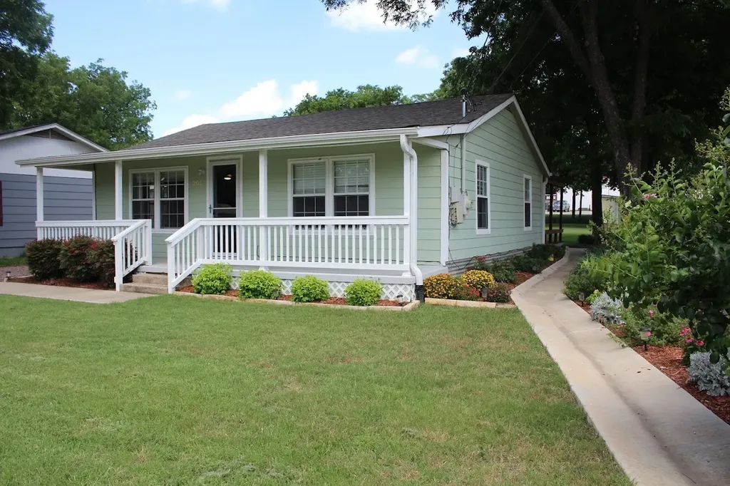 201 Water Street Whitesboro TX 76273