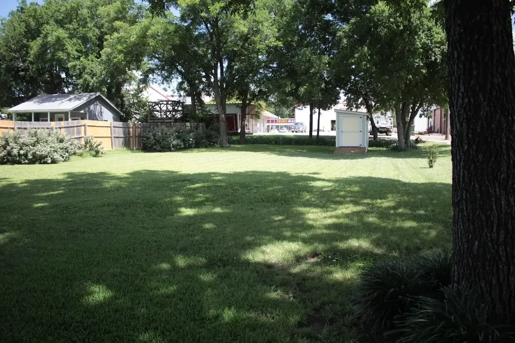 201 Water Street Whitesboro TX 76273