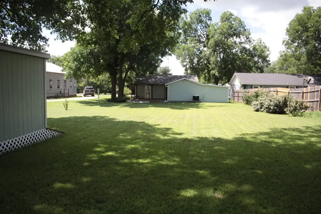201 Water Street Whitesboro TX 76273