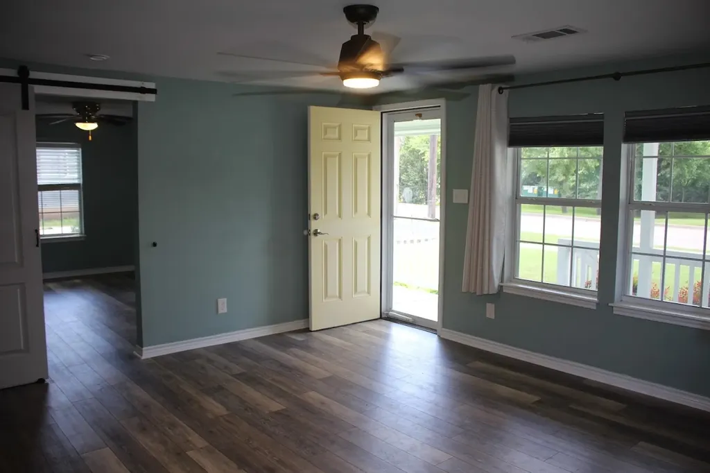 201 Water Street Whitesboro TX 76273