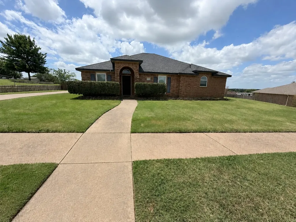 1530 Sunnydale Drive Midlothian TX 76065