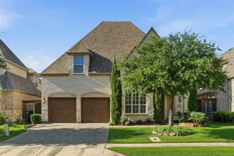 645 Clearwater Drive Irving TX 75039