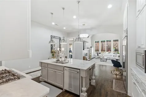 645 Clearwater Drive Irving TX 75039