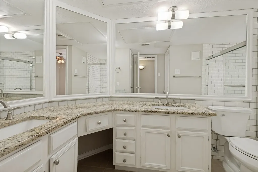 16301 Ledgemont Lane Addison TX 75001