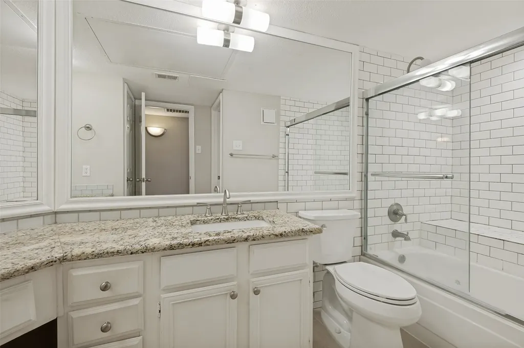 16301 Ledgemont Lane Addison TX 75001