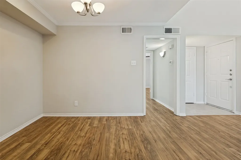16301 Ledgemont Lane Addison TX 75001