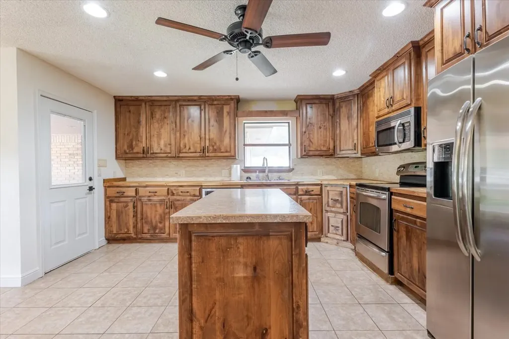 606 Grindstone Road Brock TX 76087