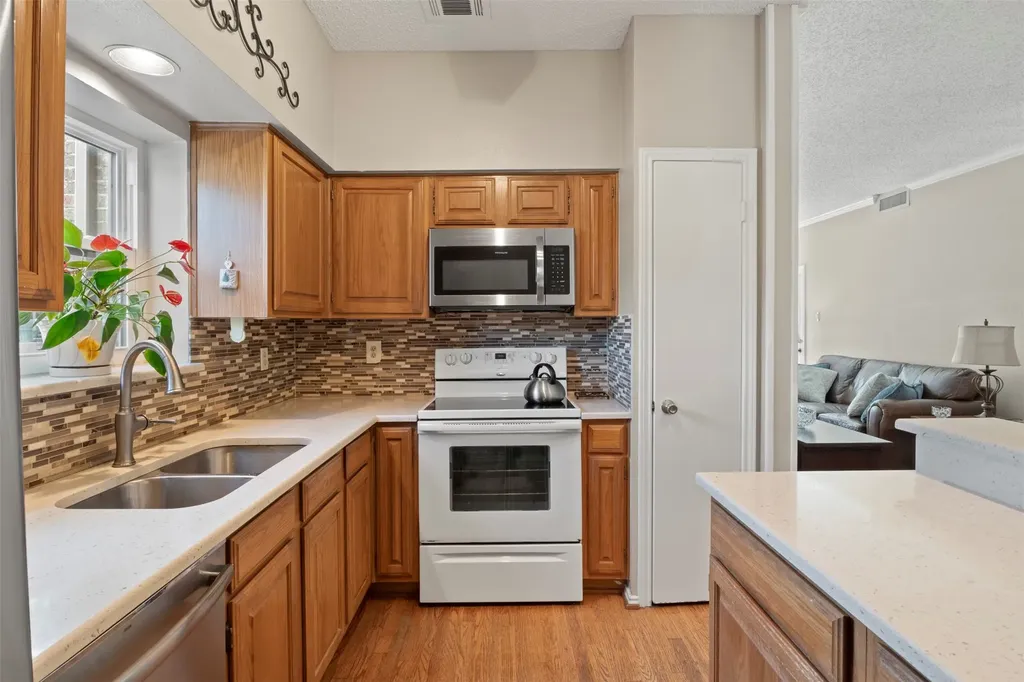 5859 Frankford Road Dallas TX 75252