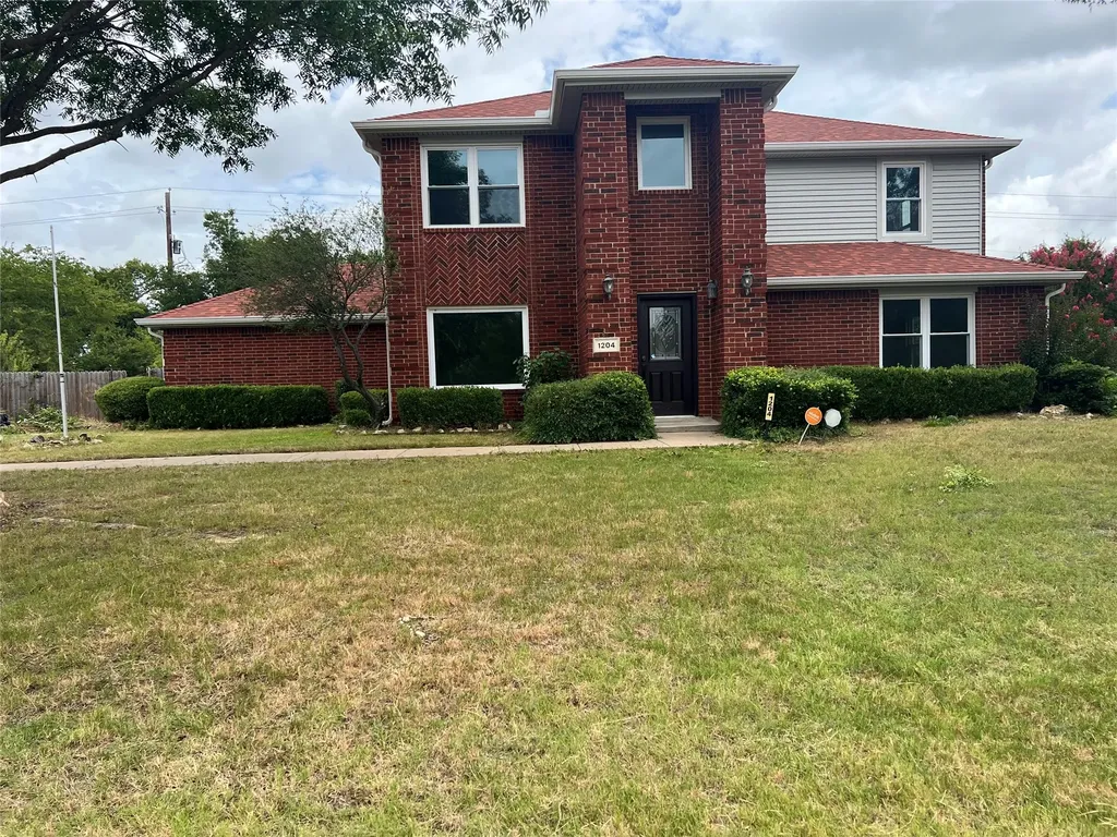 1204 Hillside Drive Justin TX 76247