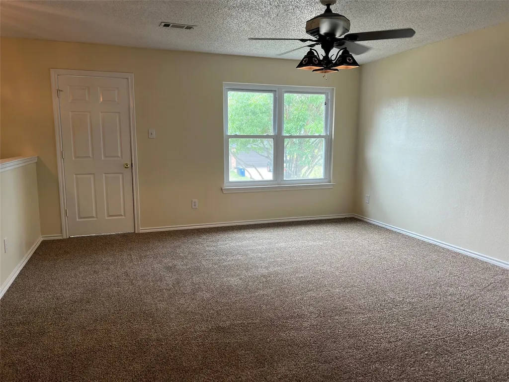 1204 Hillside Drive Justin TX 76247