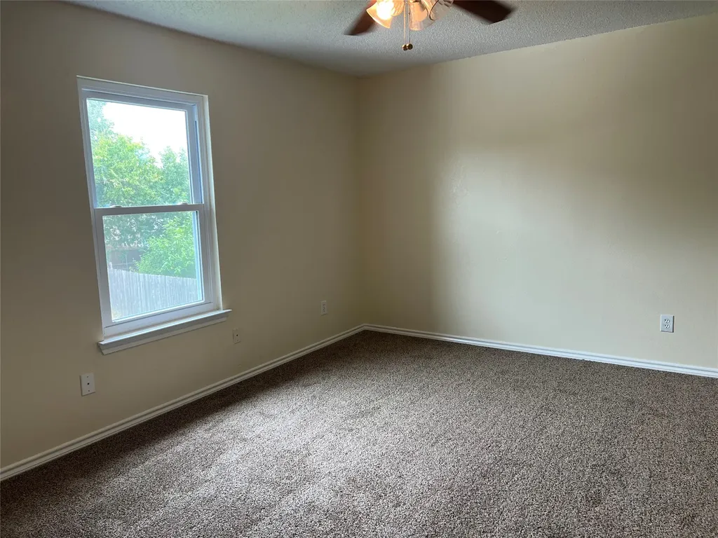 1204 Hillside Drive Justin TX 76247