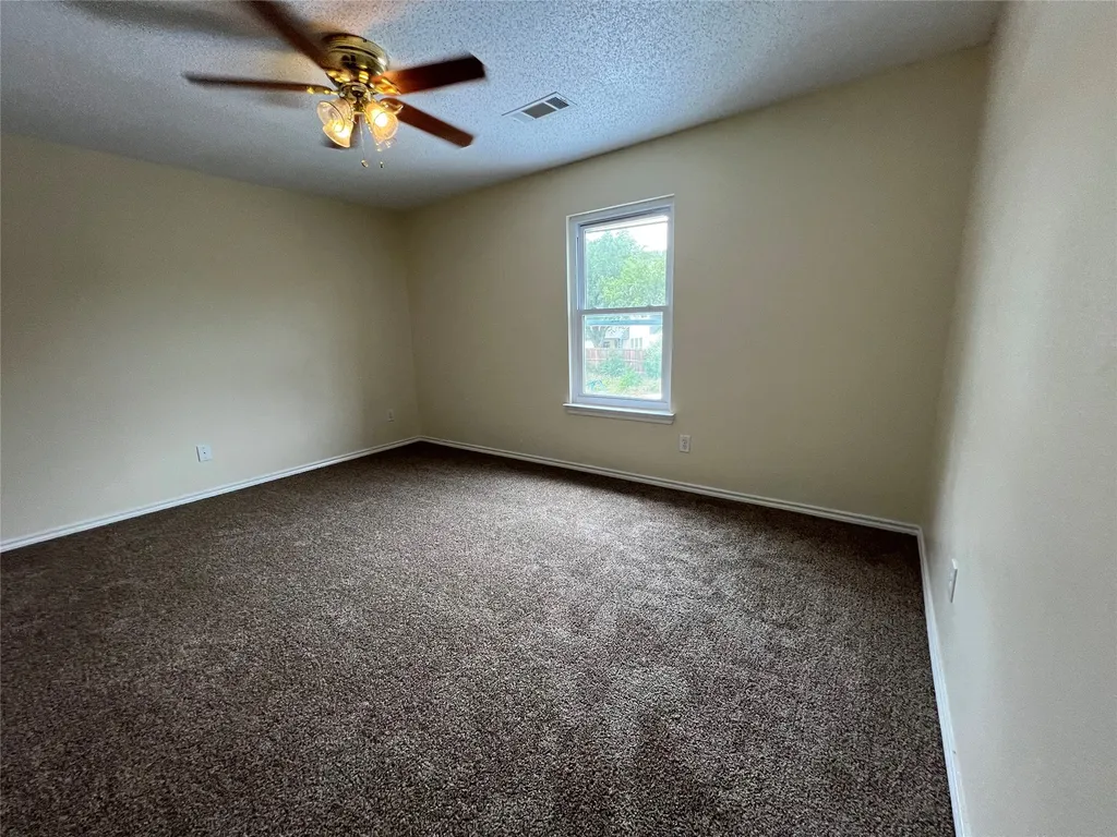 1204 Hillside Drive Justin TX 76247