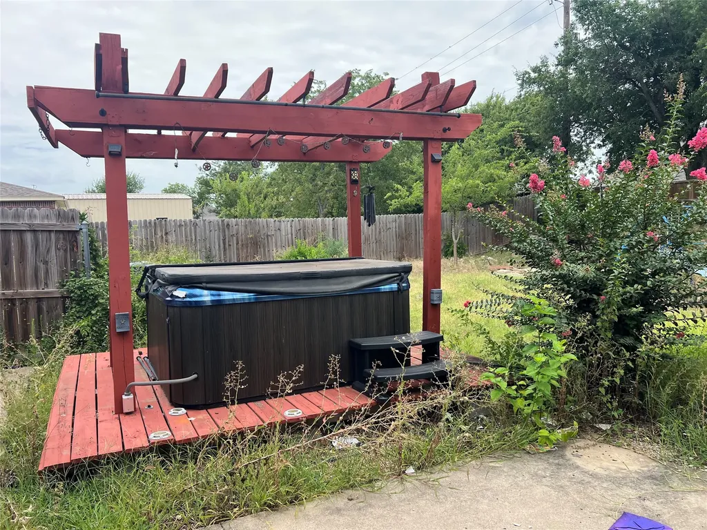1204 Hillside Drive Justin TX 76247
