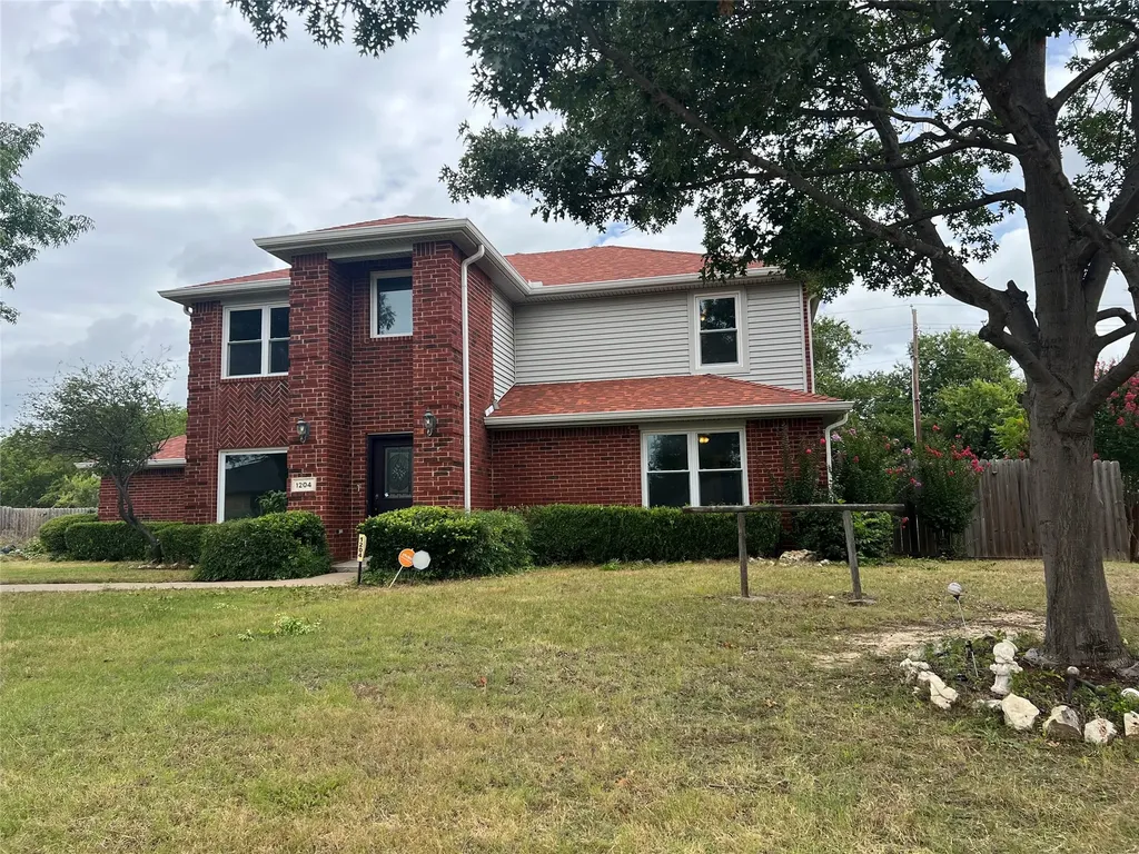 1204 Hillside Drive Justin TX 76247