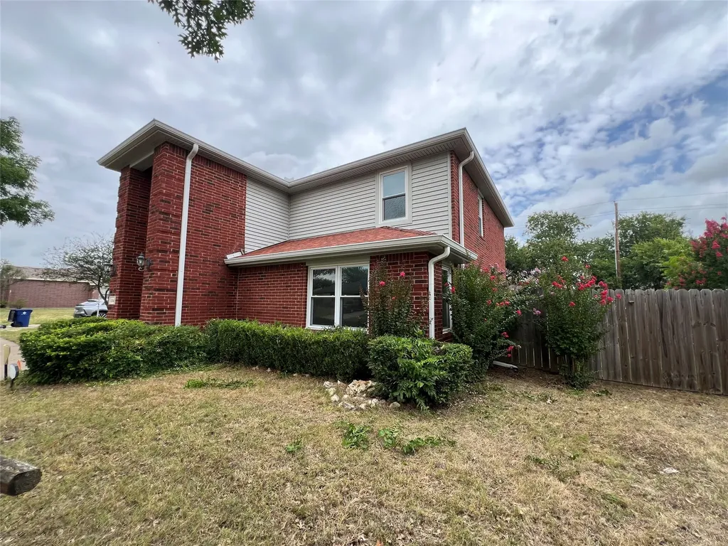 1204 Hillside Drive Justin TX 76247