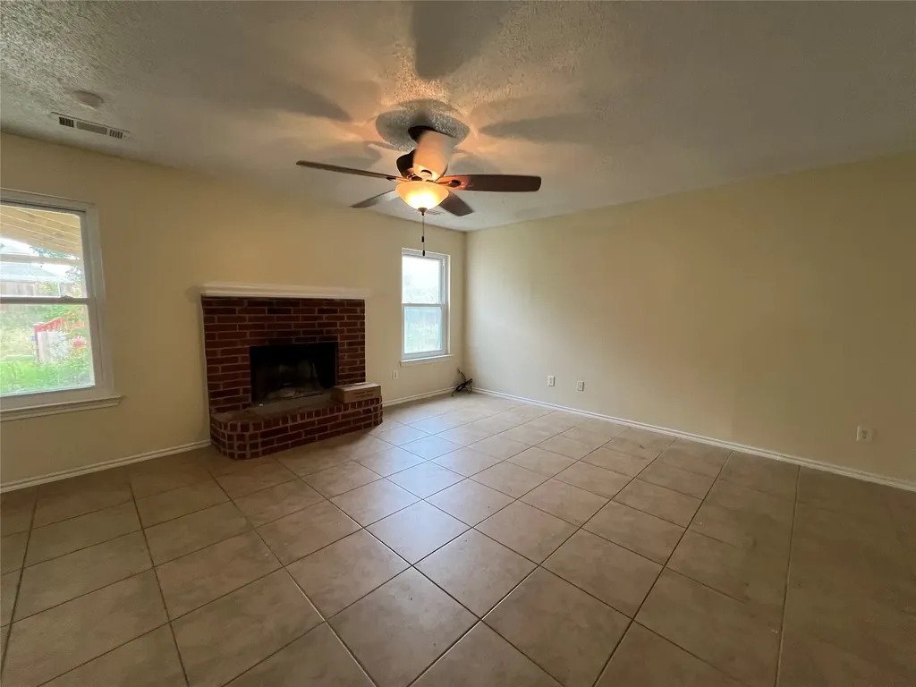 1204 Hillside Drive Justin TX 76247