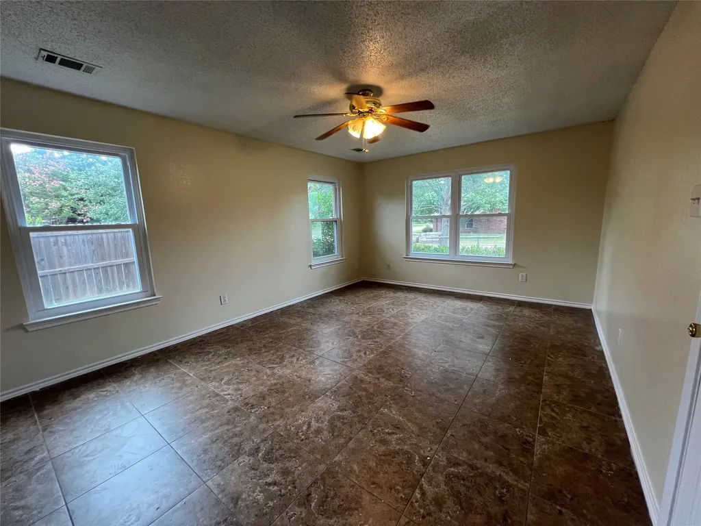 1204 Hillside Drive Justin TX 76247