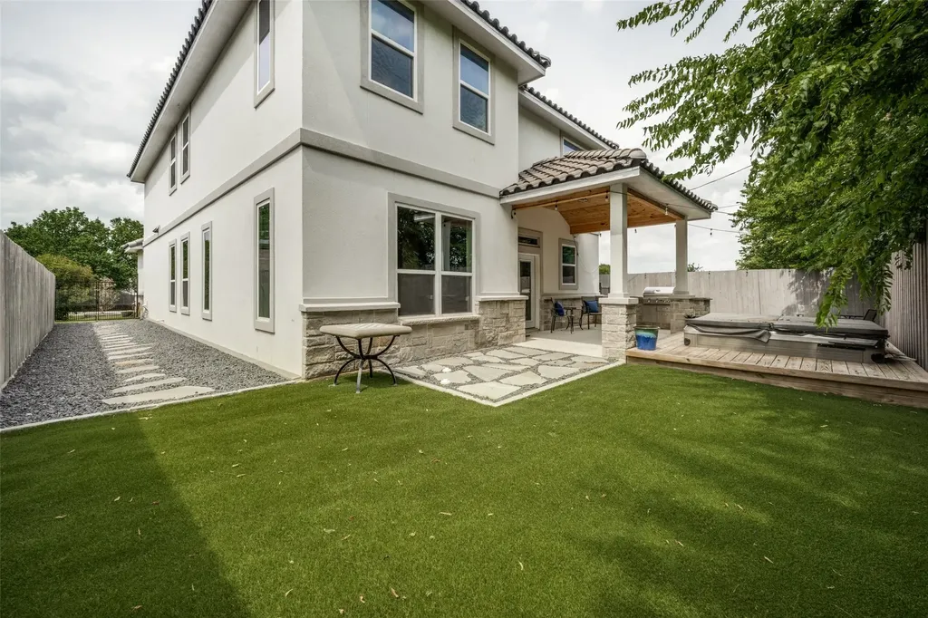 110 Cedar Lane Roanoke TX 76262