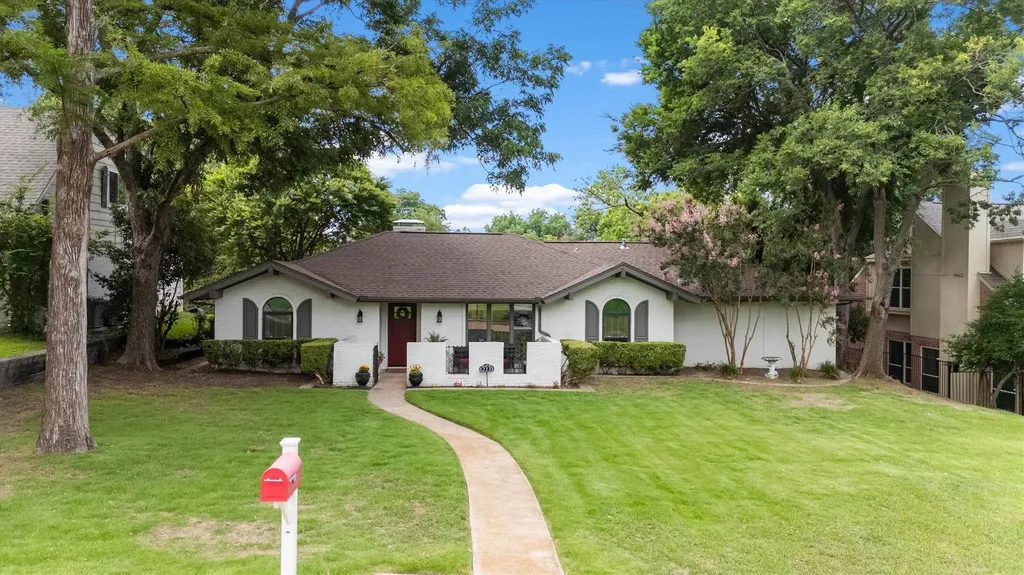 213 Rockbrook Drive Rockwall TX 75087