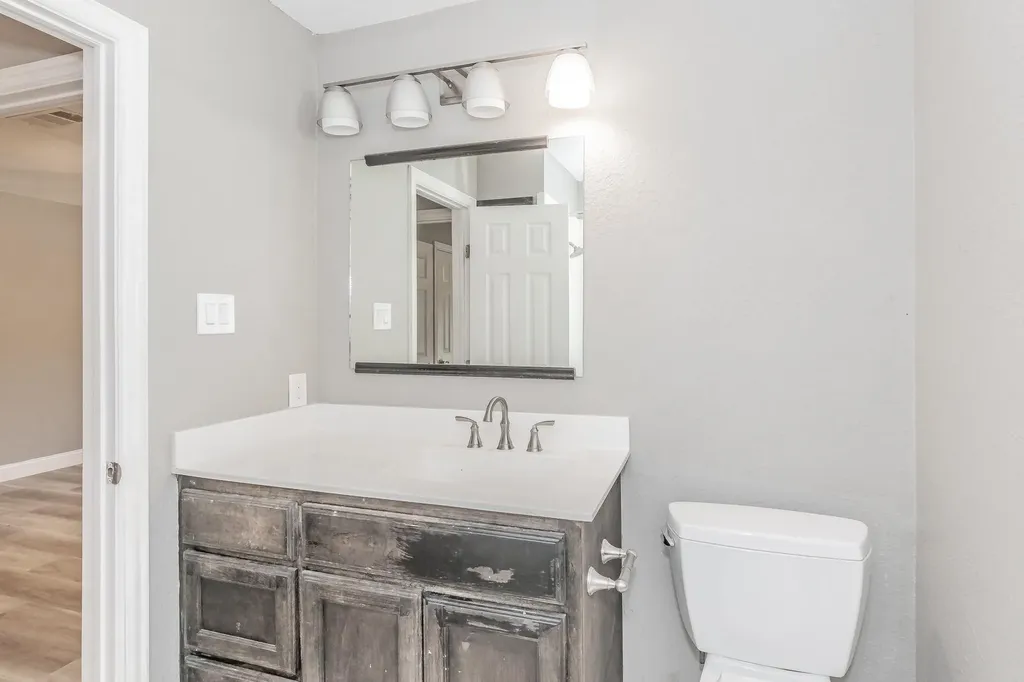 2013 Memphis Drive Bedford TX 76022