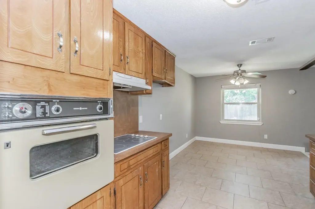 2013 Memphis Drive Bedford TX 76022