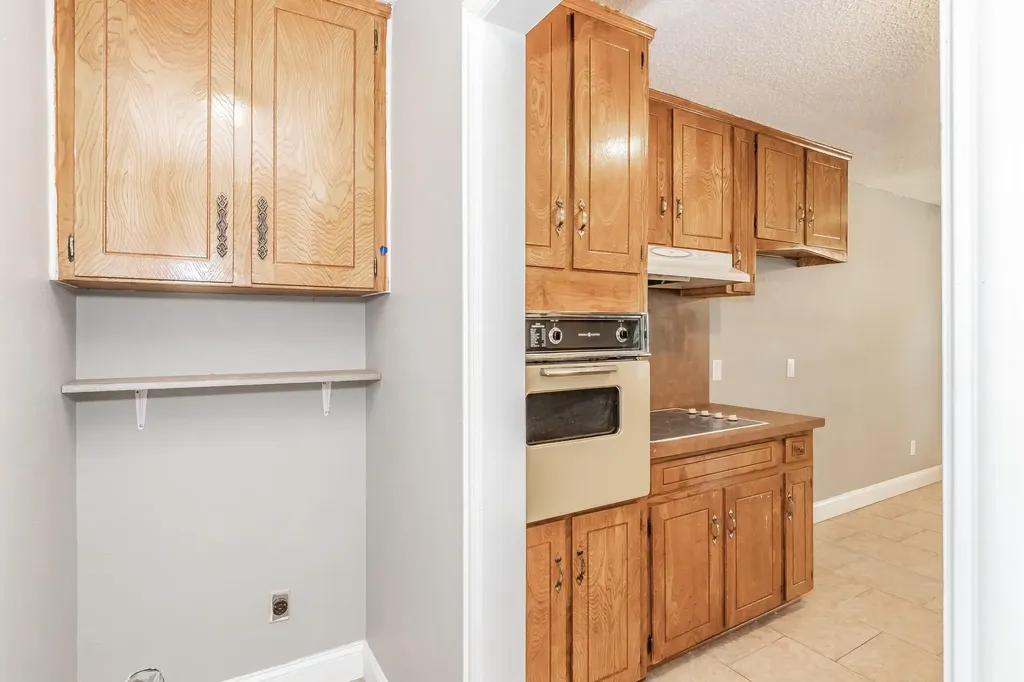 2013 Memphis Drive Bedford TX 76022