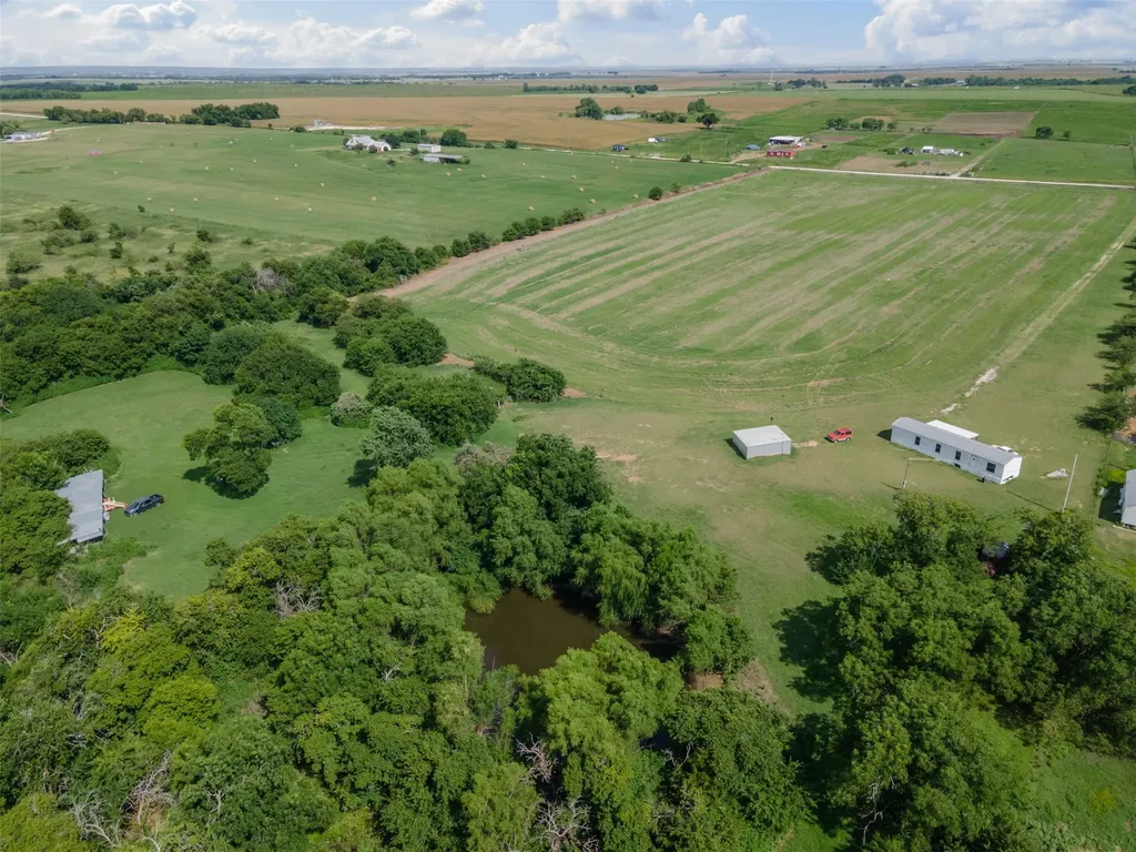 167 Hcr 4105 Covington TX 76636