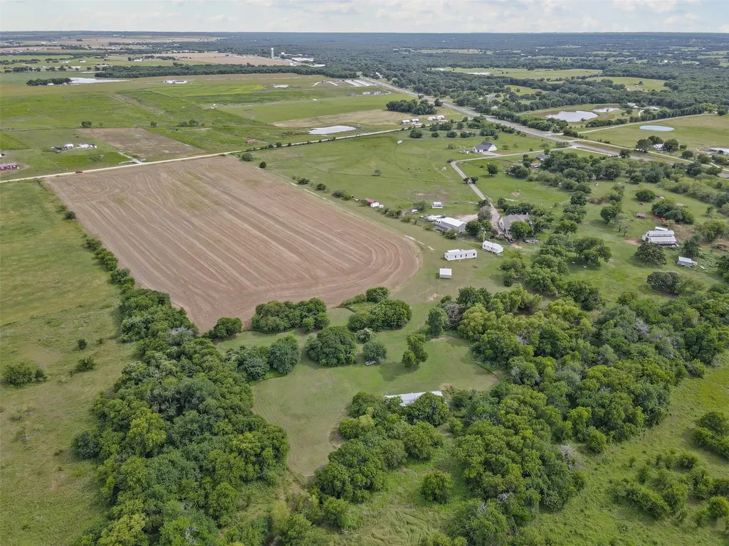 167 Hcr 4105 Covington TX 76636