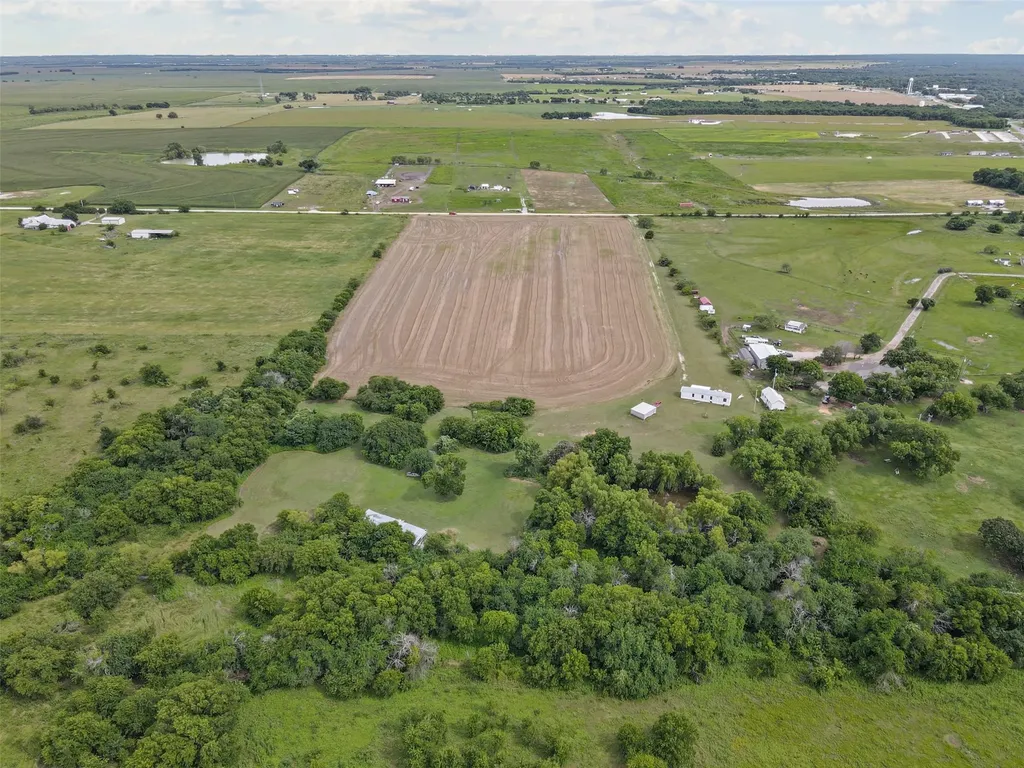 167 Hcr 4105 Covington TX 76636