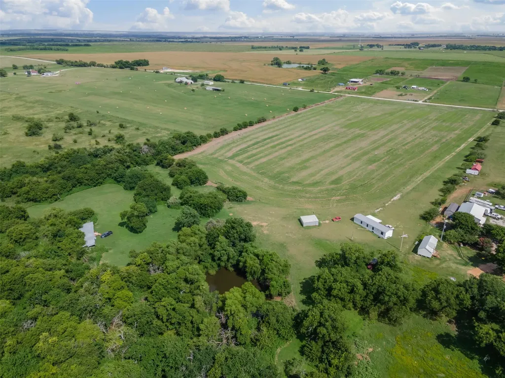 167 Hcr 4105 Covington TX 76636