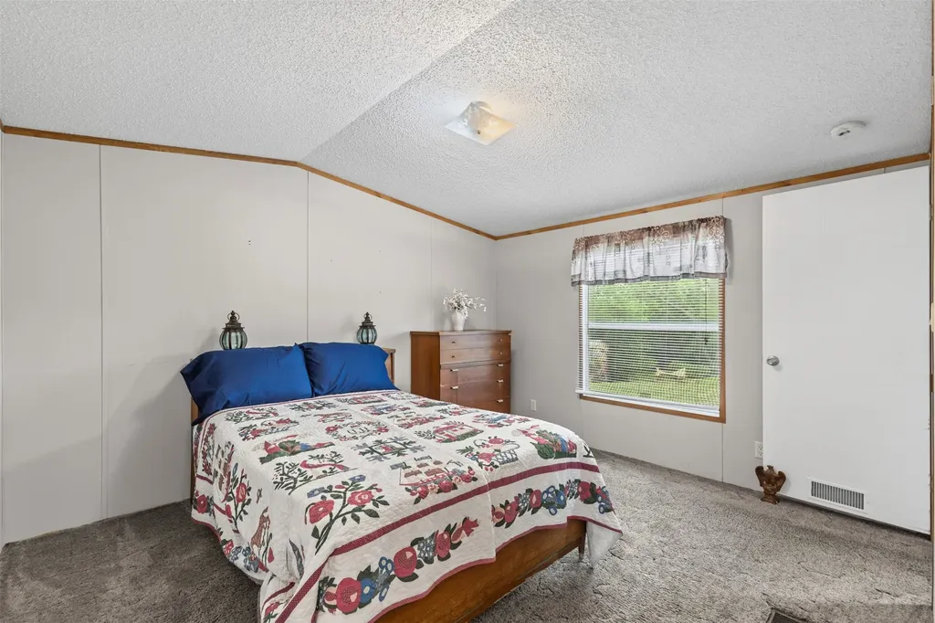 167 Hcr 4105 Covington TX 76636