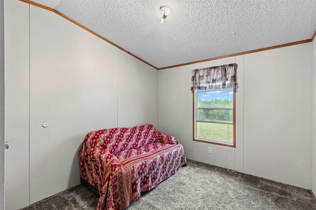 167 Hcr 4105 Covington TX 76636