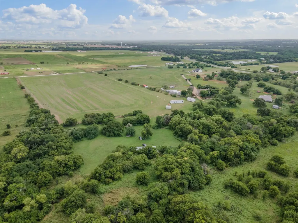 167 Hcr 4105 Covington TX 76636
