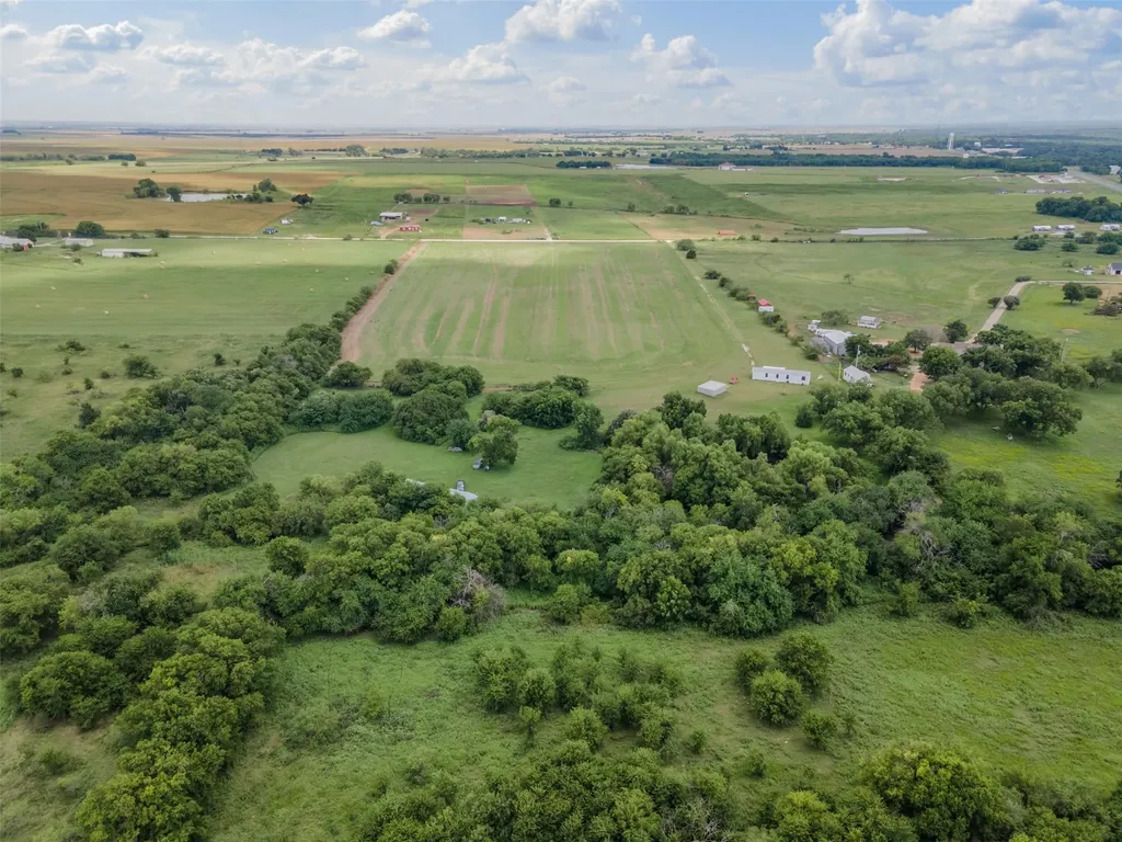 167 Hcr 4105 Covington TX 76636