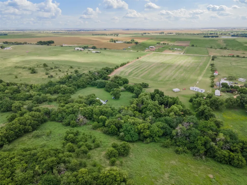 167 Hcr 4105 Covington TX 76636