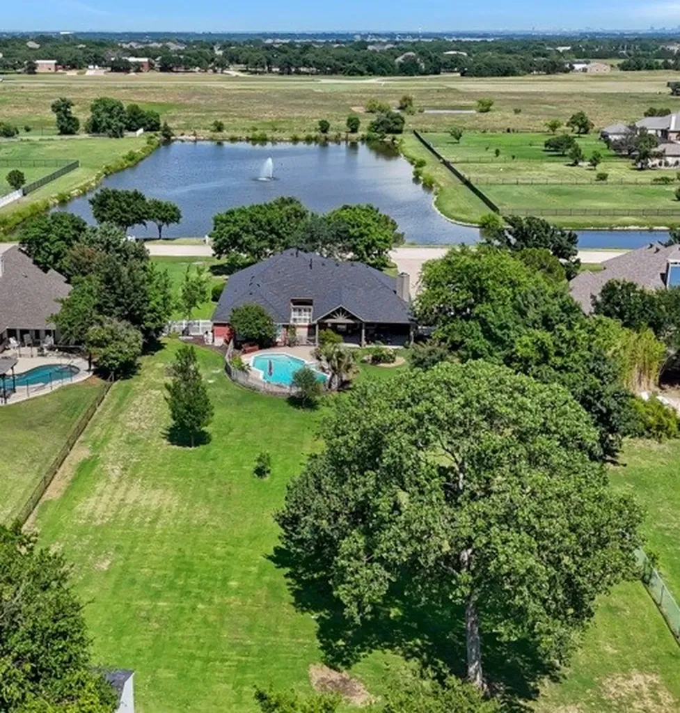 327 Lakeside Drive Shady Shores TX 76208