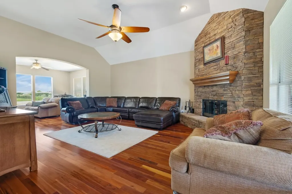 327 Lakeside Drive Shady Shores TX 76208