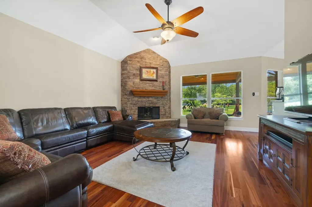 327 Lakeside Drive Shady Shores TX 76208