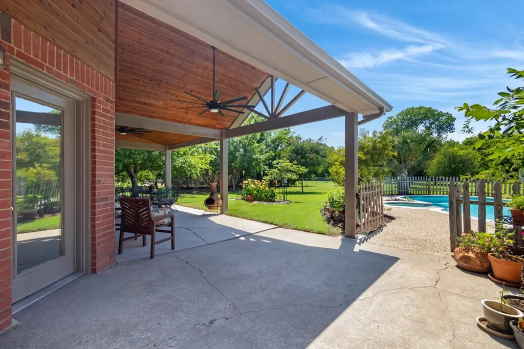 327 Lakeside Drive Shady Shores TX 76208