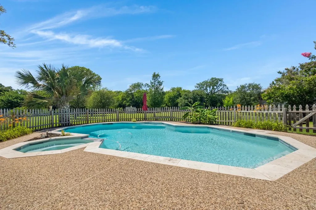 327 Lakeside Drive Shady Shores TX 76208