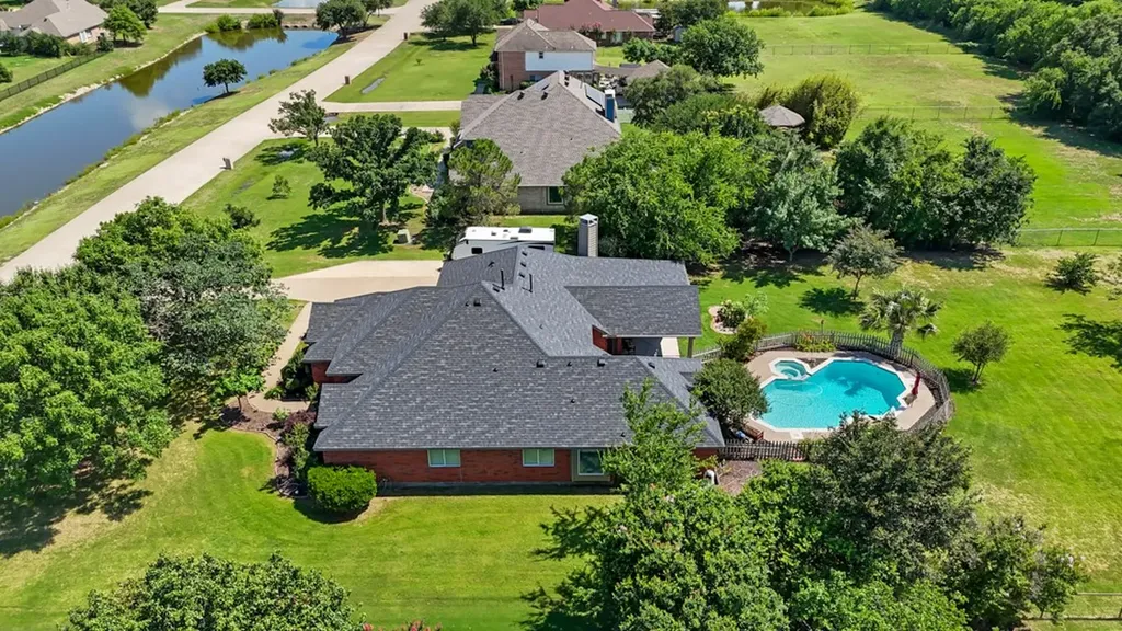 327 Lakeside Drive Shady Shores TX 76208