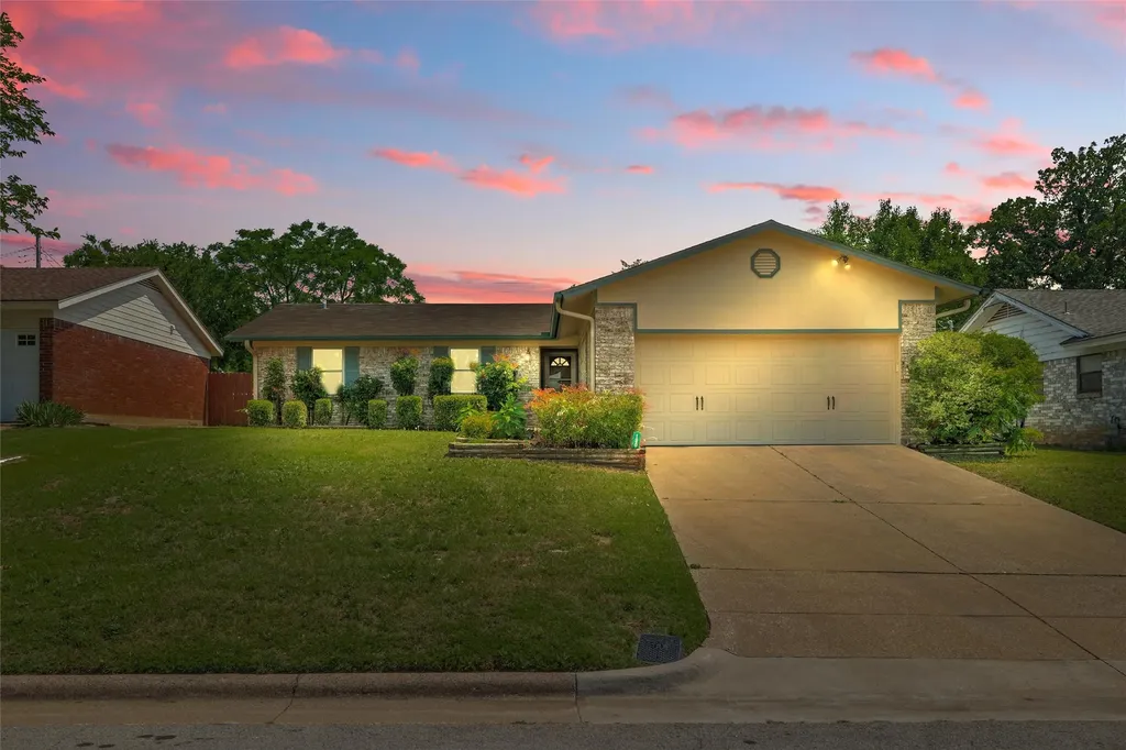 1801 Tyler Avenue Euless TX 76040