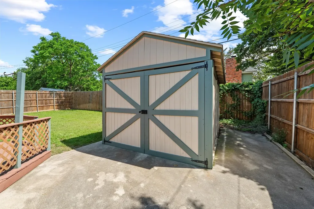 1801 Tyler Avenue Euless TX 76040
