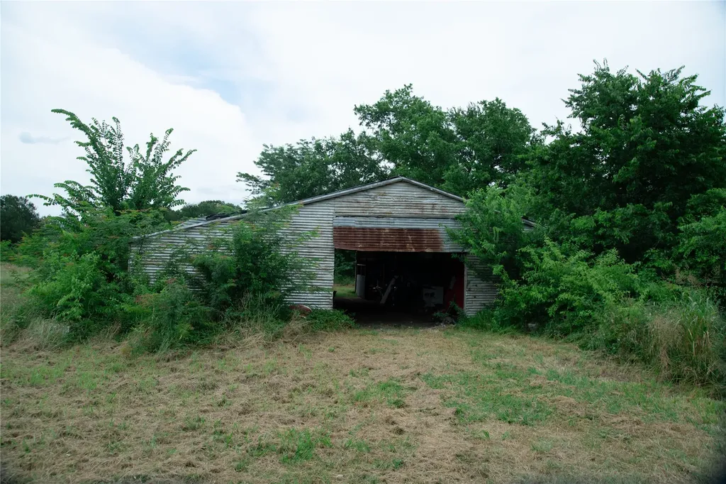 5997 County Road 3214 Lone Oak TX 75453