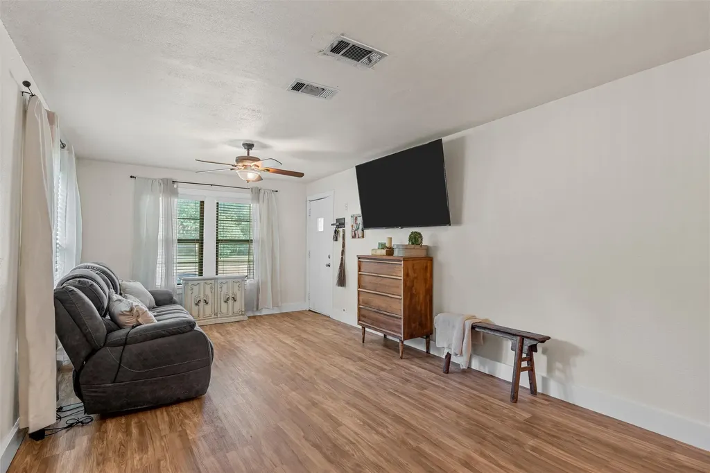 704 S Marable Street West TX 76691