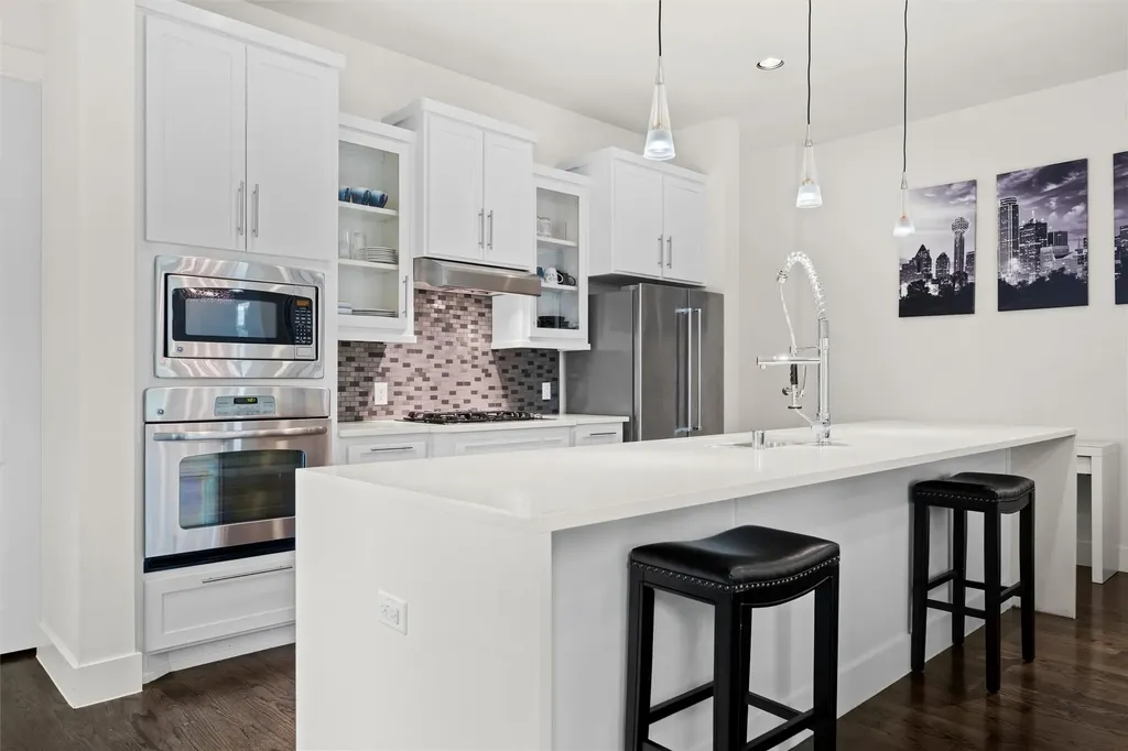 3102 Pavonia Drive Dallas TX 75204