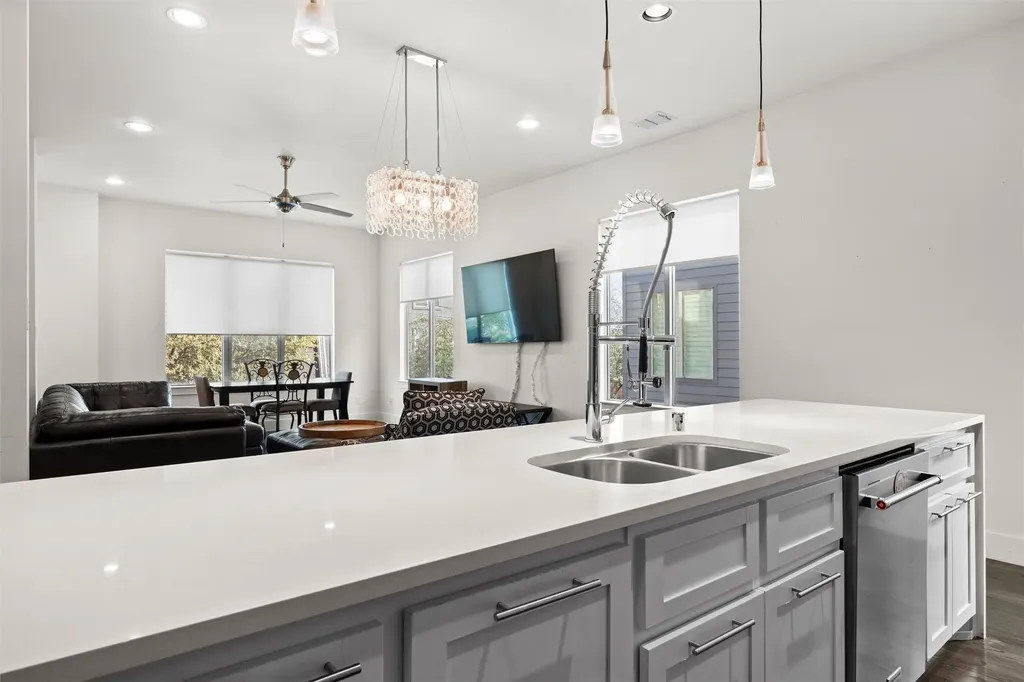 3102 Pavonia Drive Dallas TX 75204