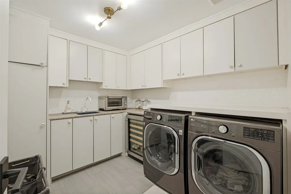 6933 Delrose Drive Dallas TX 75214