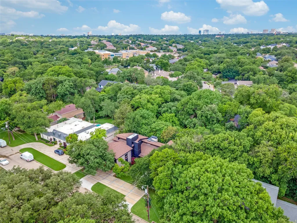 6933 Delrose Drive Dallas TX 75214