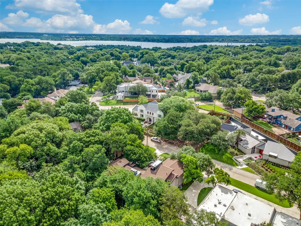 6933 Delrose Drive Dallas TX 75214